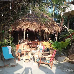 The Seaside And Bar Hoi An