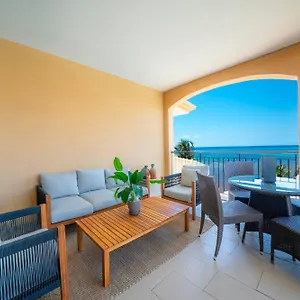 condo-surf-405-luxury-oceanview-beachfront-3-br-with.quintano-roohotels.com/